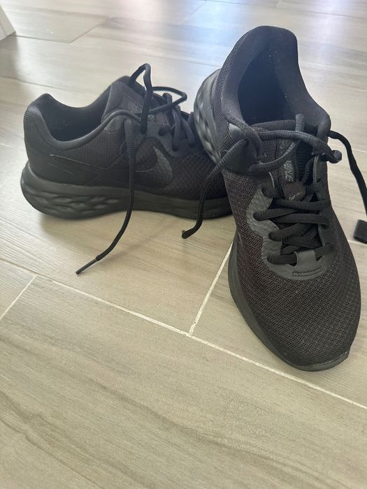 Adidasi pentru femei