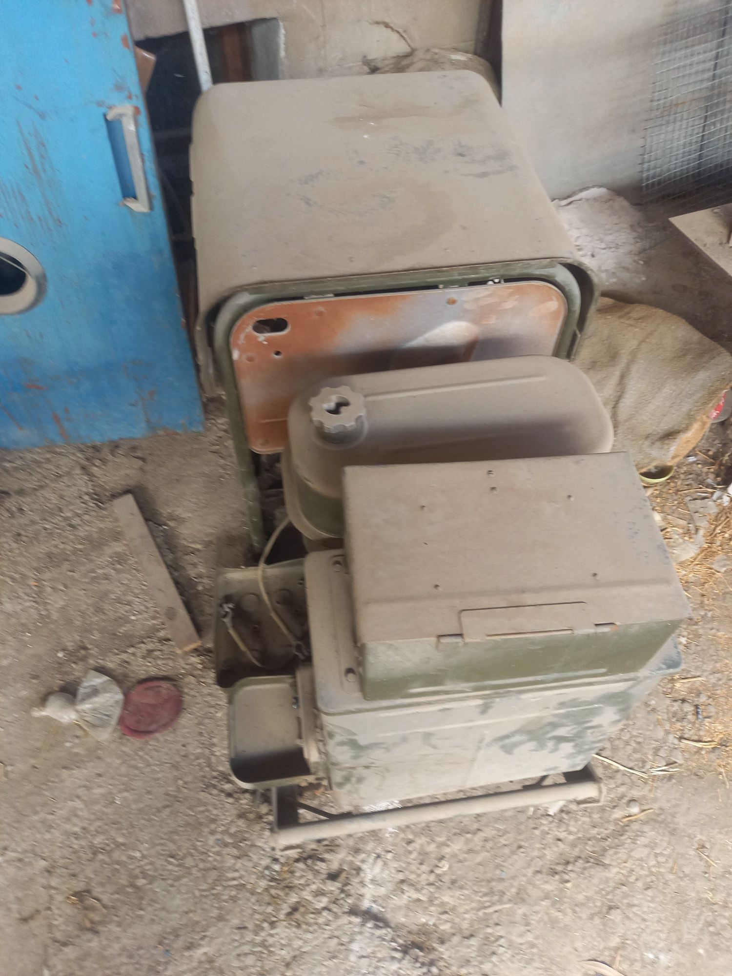 Voyenniy generator sotiladi   ishlatilmagan  moyida  turibdi