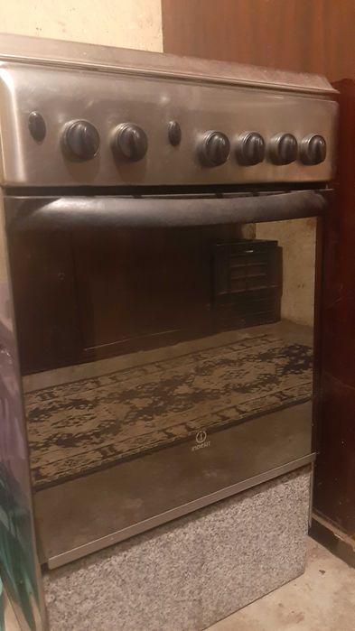 aragaz inox indesit