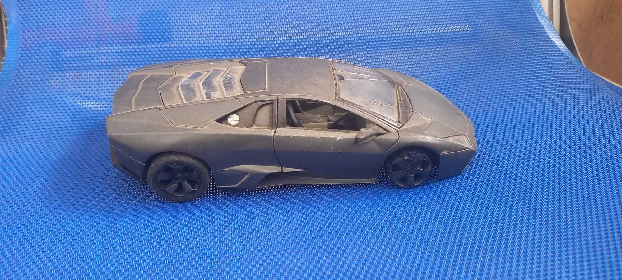 Macheta auto Lamborghini Reverton scara 1.24