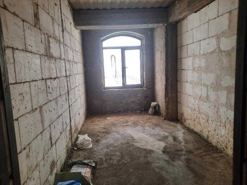 Ko`p qavatli turar joydagi xonadon