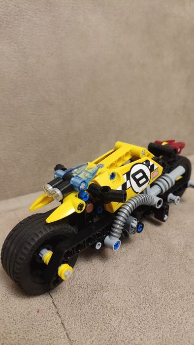 LEGO® Technic 42058 - Мотоциклет за каскади