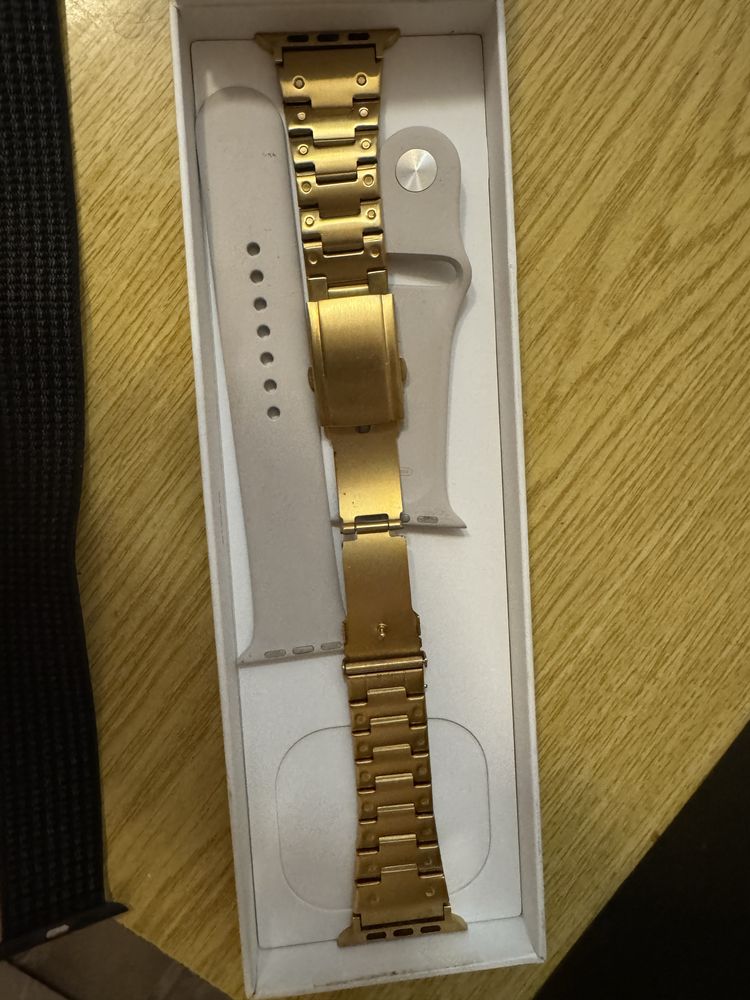 Apple Watch SE2 44mm – Бял,Калъф,Кутия, зарядно– Отлично Състояние