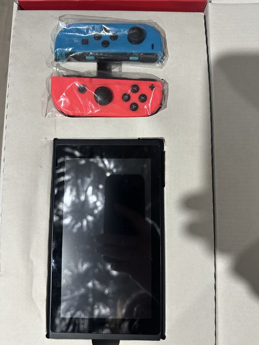 Игровая приставка Nintendo Switch Neon красный-голубой