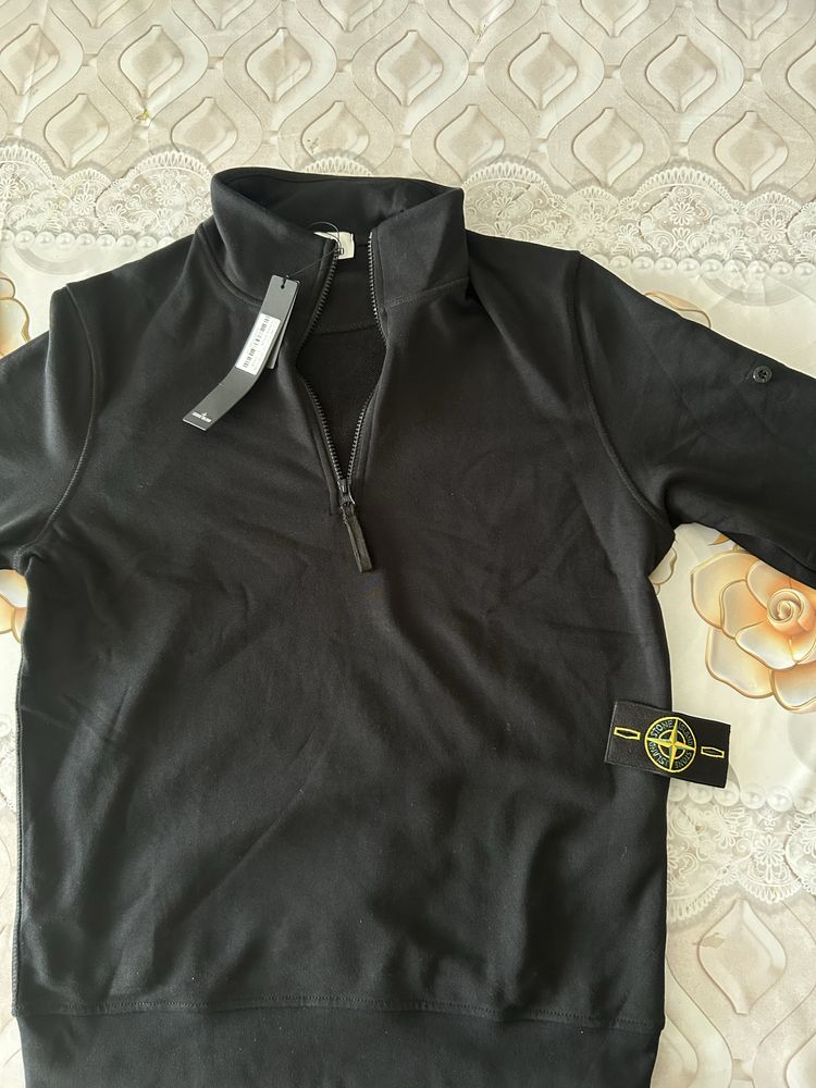 Продаю кофту Stone Island