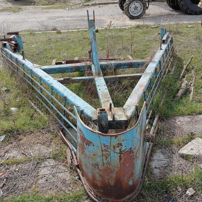 Гребло/триъгалник/ за събиране на тикви