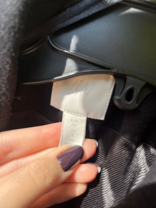 Черно палто H&M в отлично състояние