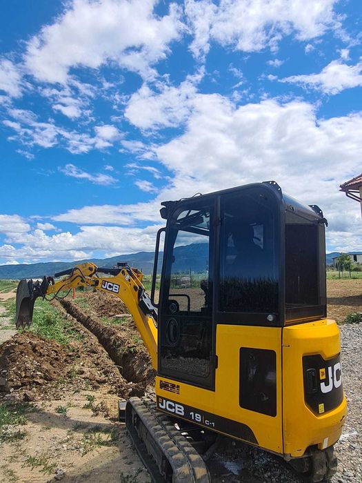 Lucrari Miniexcavator Brasov/sapaturi,fundatii,şanturi,nivelari