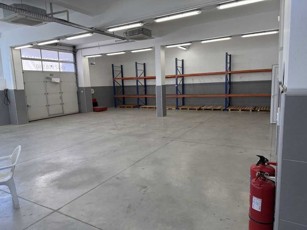 Дава се под наем Склад в Асеновград - 650 кв.м за 1785 € - Снимка #1