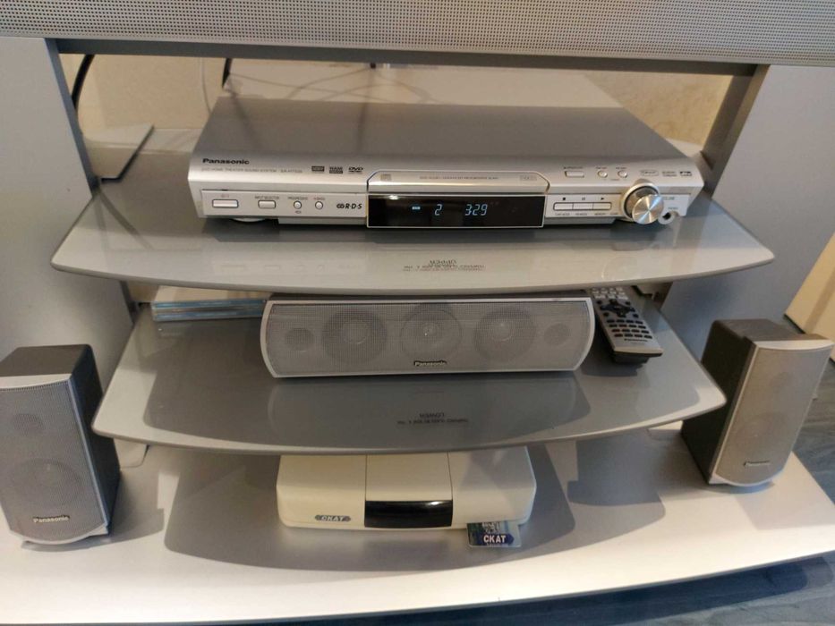 Домашнo кино Panasonic -телевизор , DVD , CD, 4+1 тонколони процесор