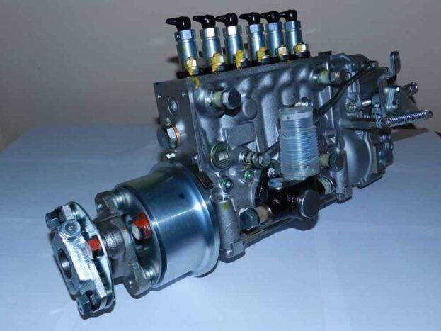 pompa injectie komatsu s6d108-1 saa6d102e-2 saa6d102e-p130