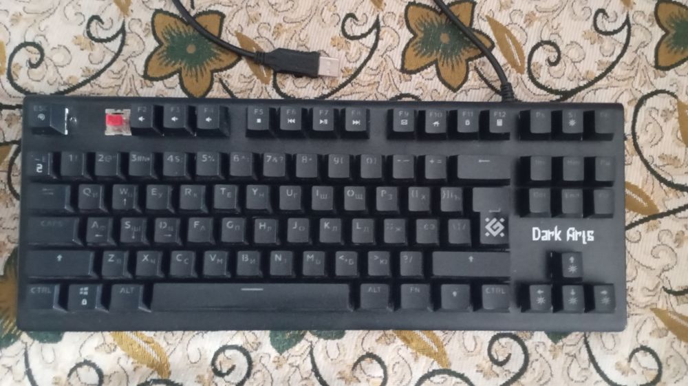 Продам игравшую механическую клавиатуру