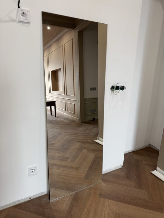 Два одинаковых зеркала