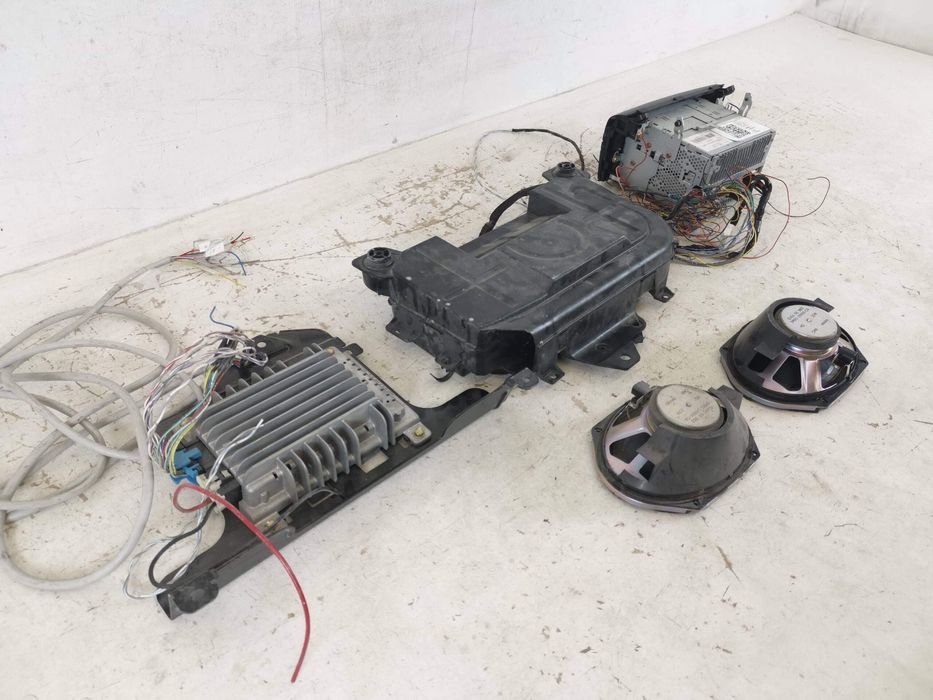 Аудио усилвател със субуфер и радио устройство Мазда 3 БК [ - ], 3 БК