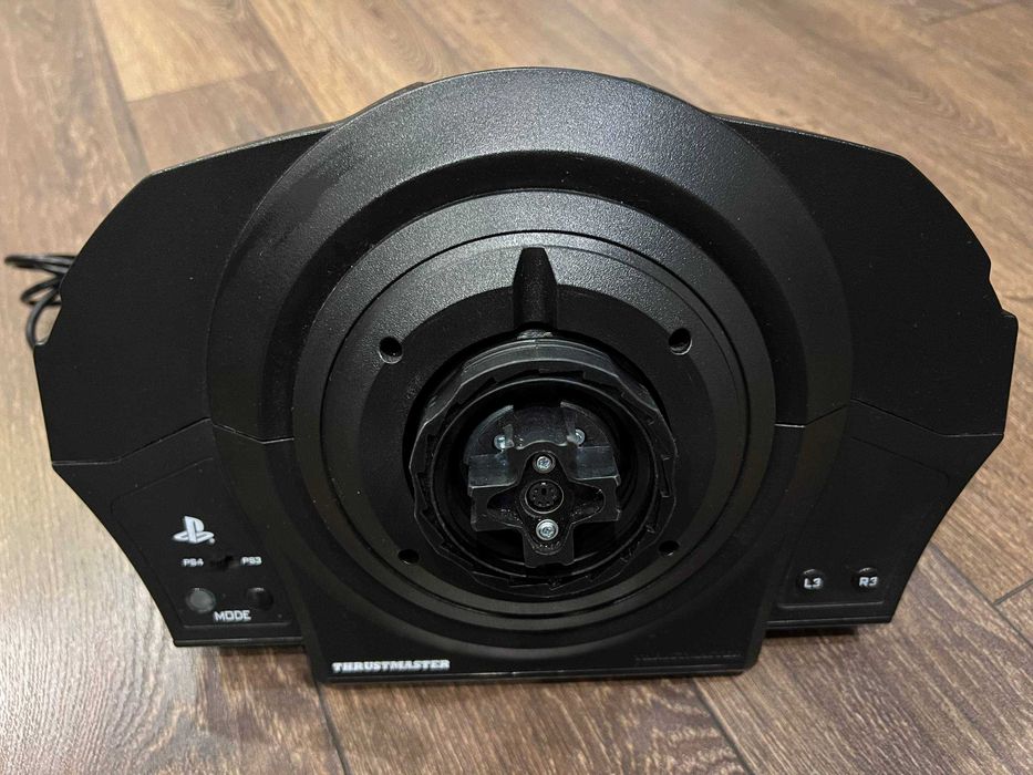 Thrustmaster T300 RS + Ferrari Alcantara Rim – Модифицирана