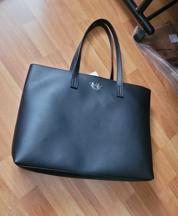 Geanta calvin klein nouă