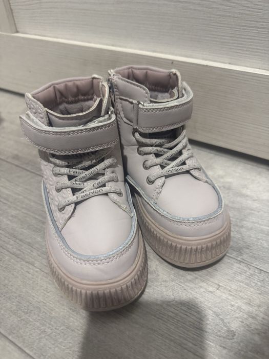 Продам обувь для девочек