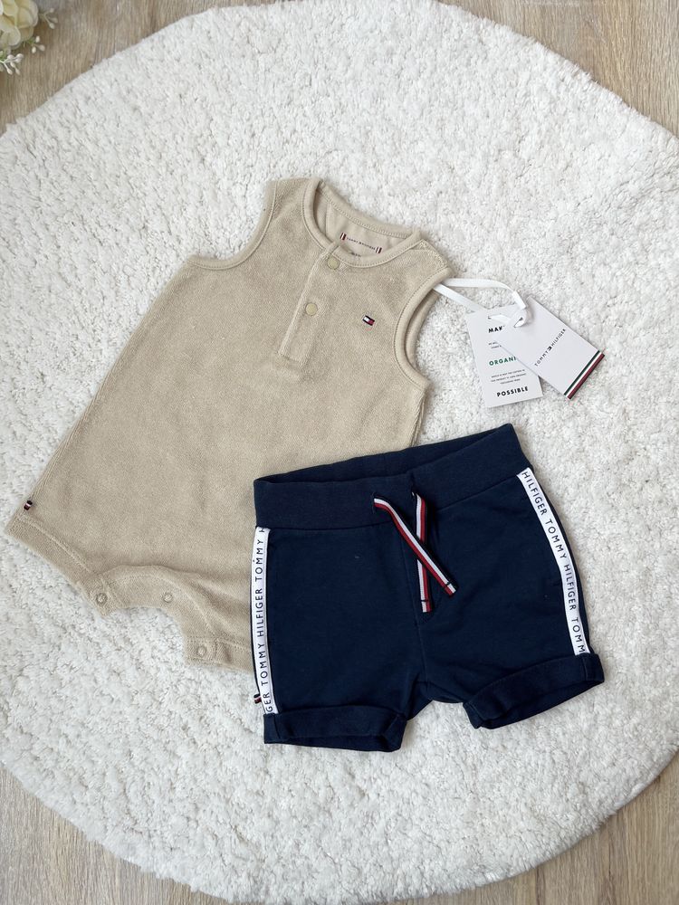 Бебешко боди и панталонки нови Tommy Hilfiger