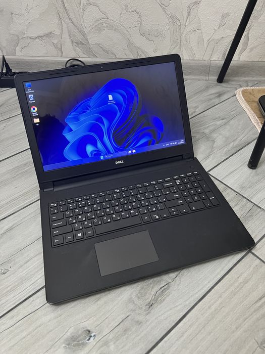 Ноутбук Dell в отличном состояний