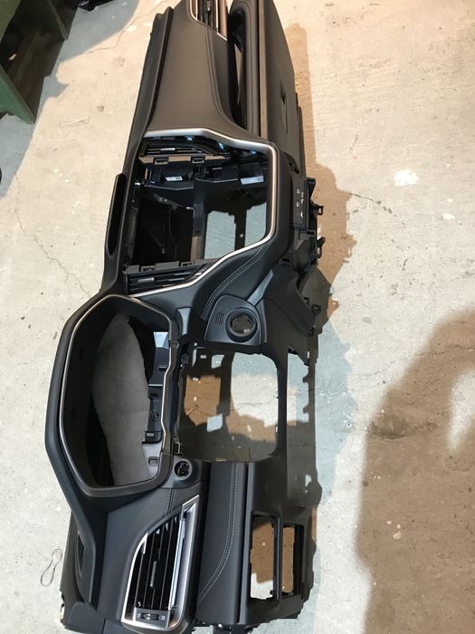 Plansa bord subaru outback 2021