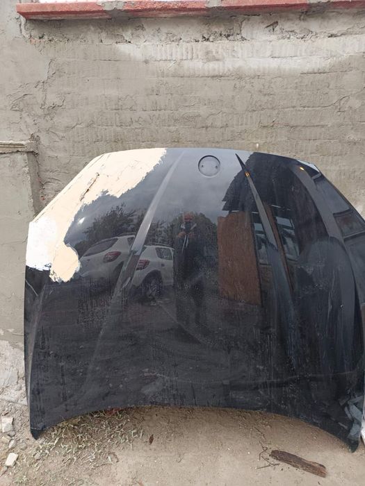 Преден капак за BMW X1