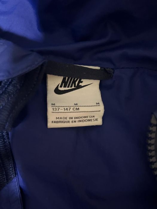 Vand geaca nike adolescenți