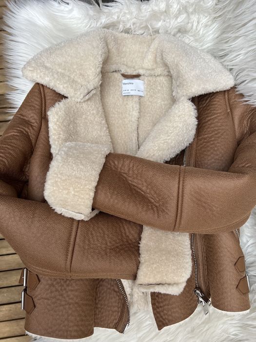 Geaca Bershka nu a fost folosit deloc
