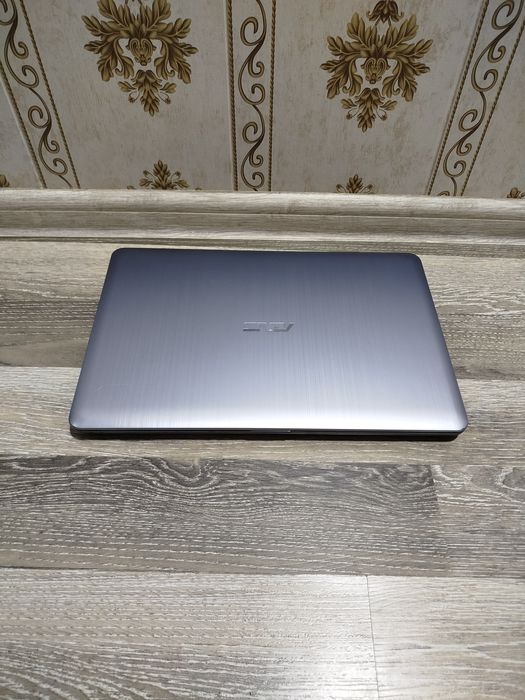 ASUS ofisnoy noutbook 4/500gb xotira xolat yaxshi