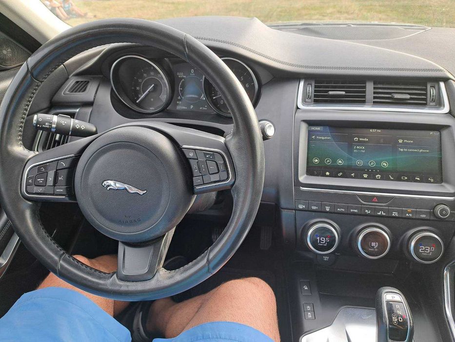Jaguar E-Pace, Бензин, 250 к.с., 125,000 км реален пробег + 2 ключа