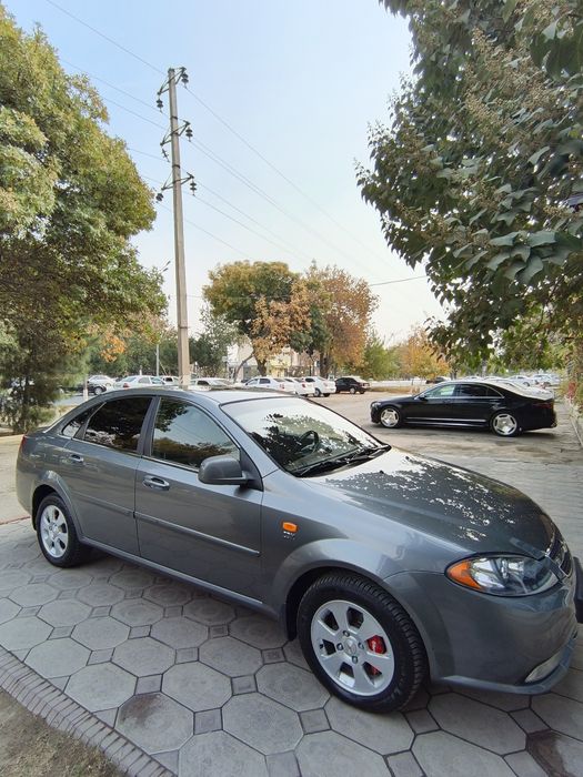Jentra 2015 
240.000 yurgan halol moshin xolati alo
Narxi 9000$ keliwa