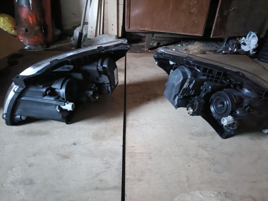 Фары Тойота Авенсис