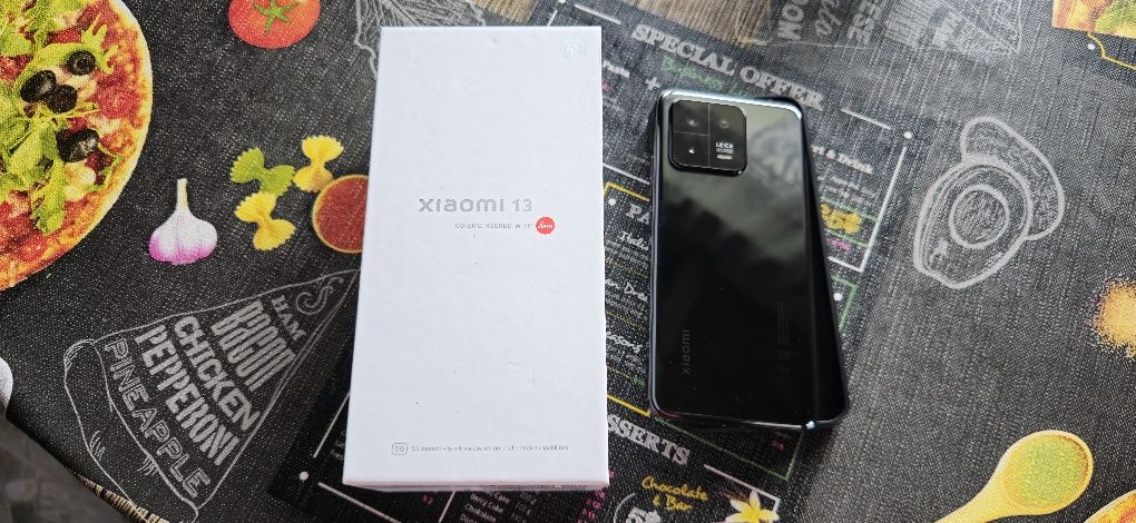 Xiaomi mi 13 8ram..256gb