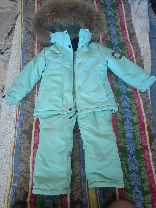 Продам детскую зимнию  куртку