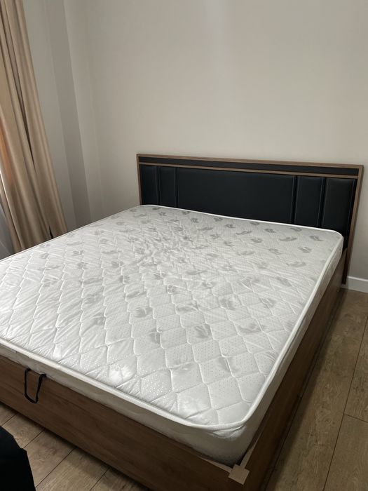 Продаю кровать и шкаф. Недорого