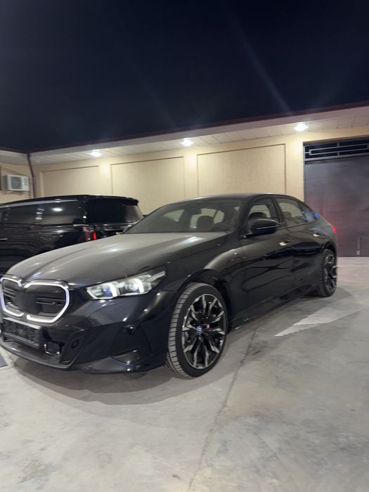 Bmw i5 35L m sport