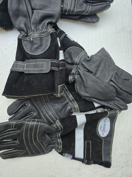 Manusi rezistente la foc de pompieri