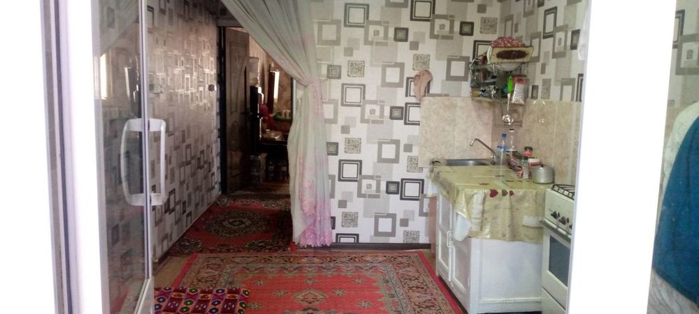 1xonalik uy sotiladi 2chi etaz arenter 6chi omad magazin galeriyni dom