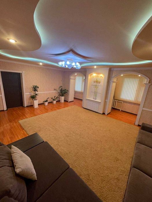 Продается квартира в центре Ц-7, 4-х комнатная квартира на 2этаже