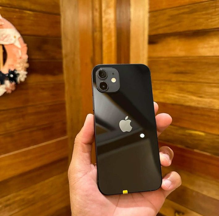 De Vanzare Iphone 12 In stare Impecabilă!!