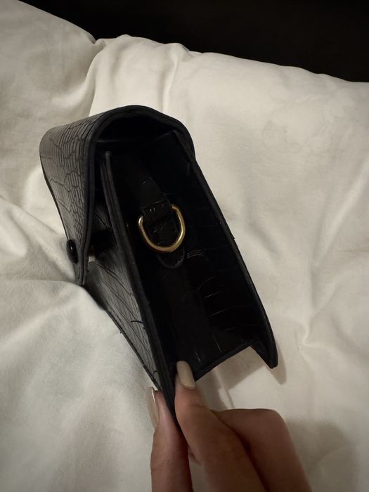 Дамска черна чанта