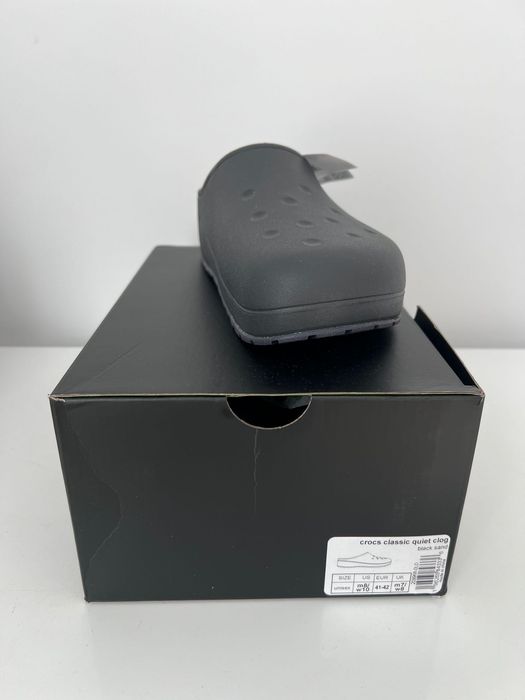 crocs classic quiet clog black sand si bark 41/42