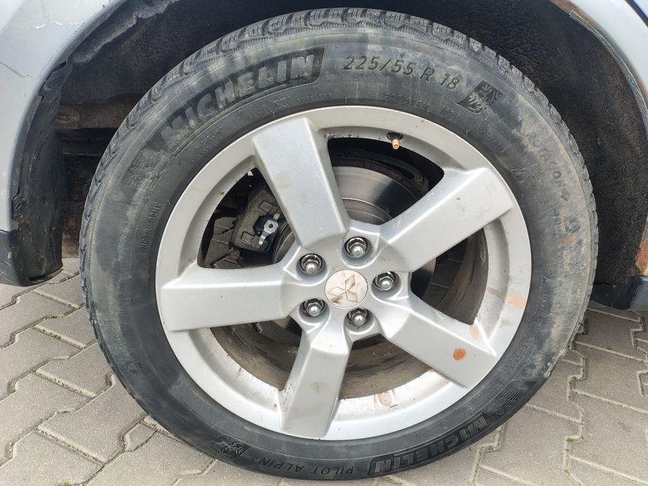 Vând Mitsubishi outlander!