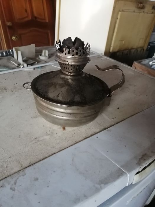 Керосиновая лампа.