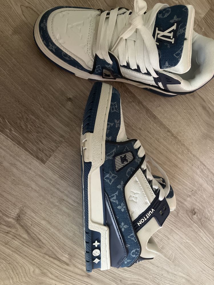 Adidași Louis Vuitton originali – puțin purtați