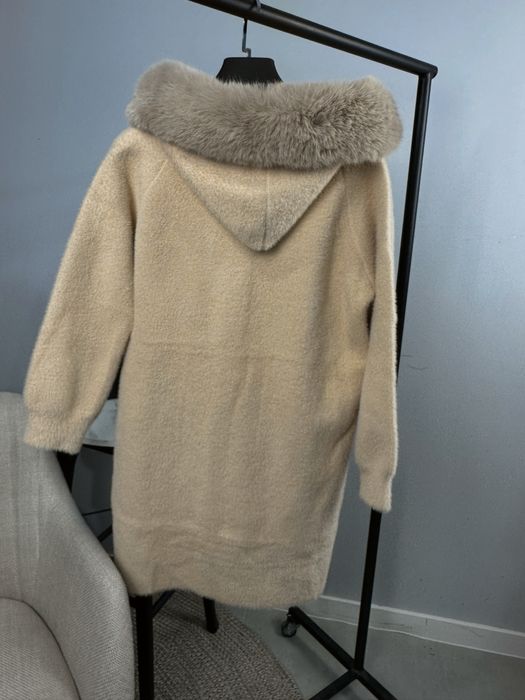 Кашмирена жилетка с пух