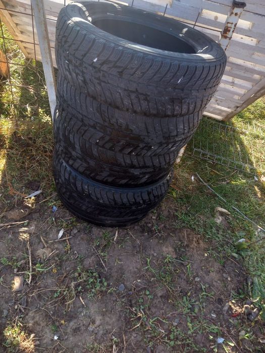 Vând cauciucuri iarna