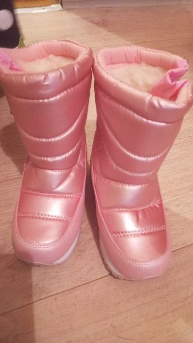 Продам ботинки на девочку