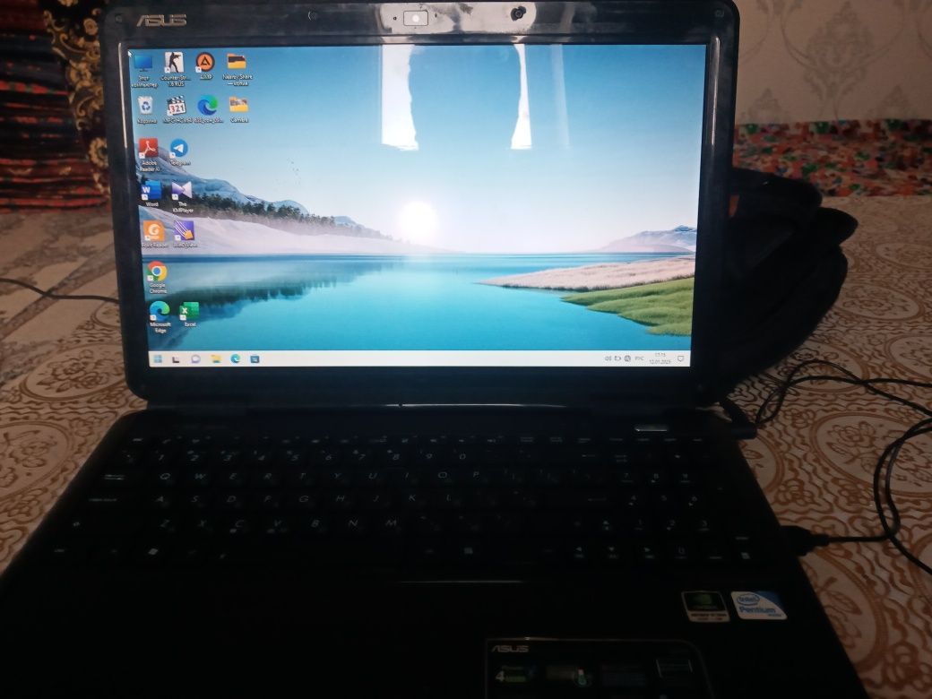 Notebook asus sotiladi