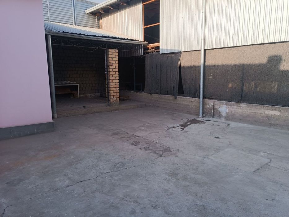 Arendaga 4 sotox hovli 3xona +yopiq sklad sex yoki tavar joylashga