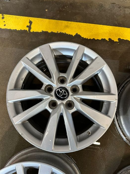 Диски на Toyota Camry срочно !